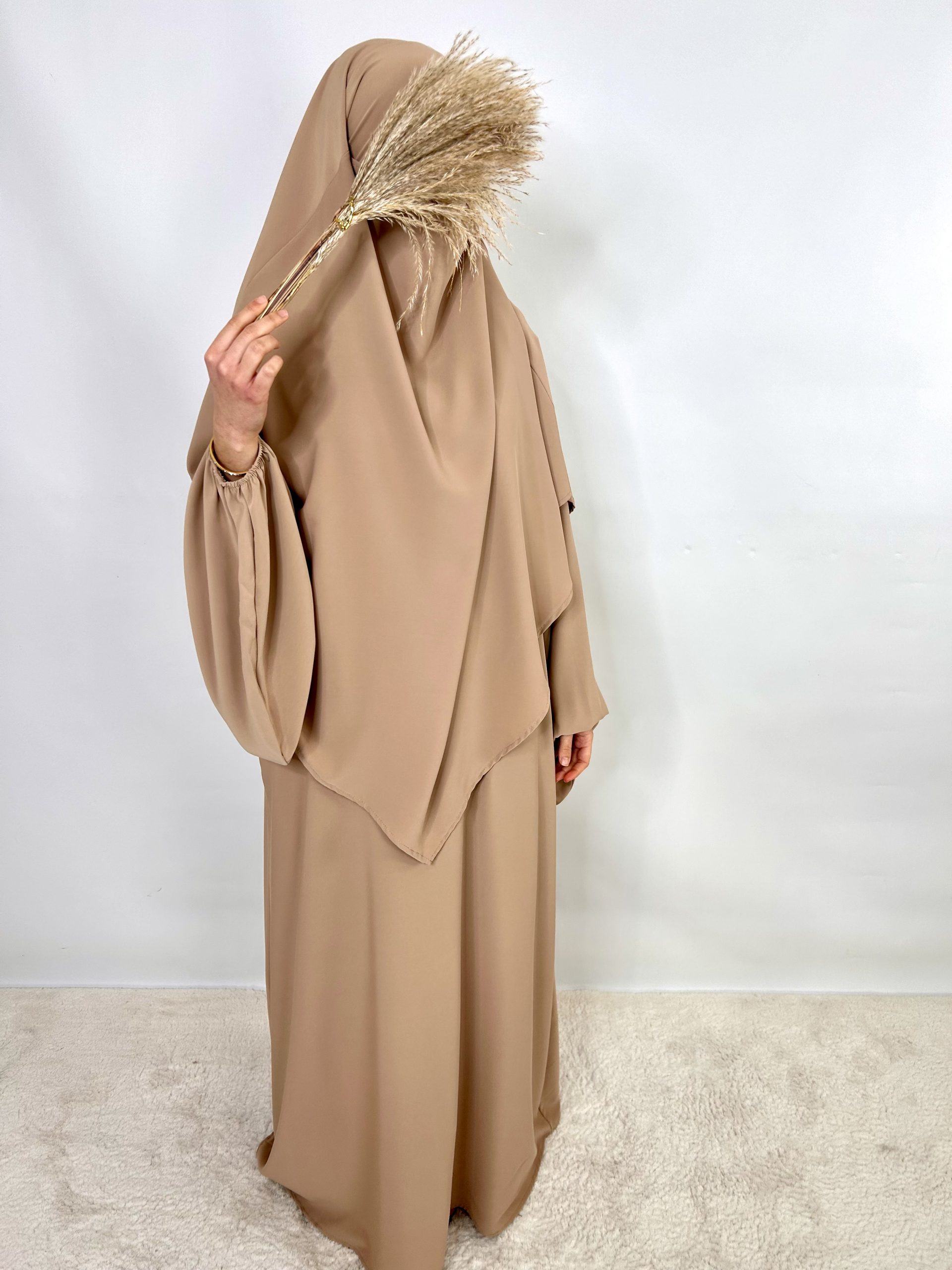 Abaya avec khimar en soie de médine