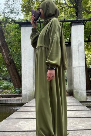 Robe plissée vert kaki