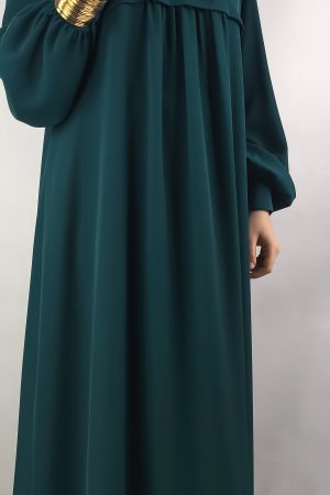 Robe longue vert émeraude femme en viscose soyeuse avec manches bouffantes, vue de face