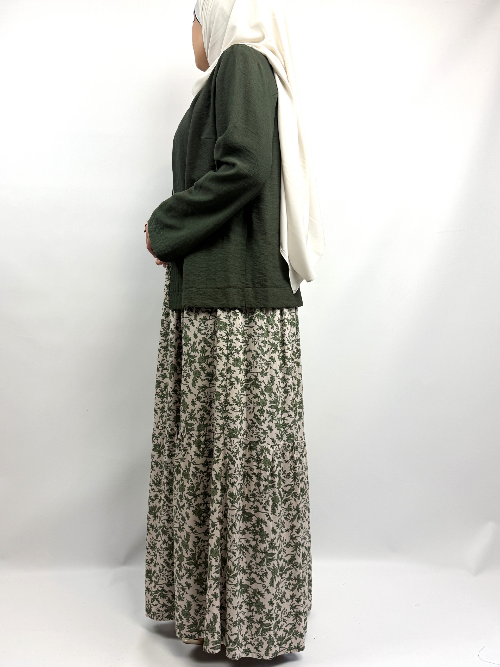 Ensemble Robe Fleurie Verte Sans Manches avec Veste Verte – Image 2