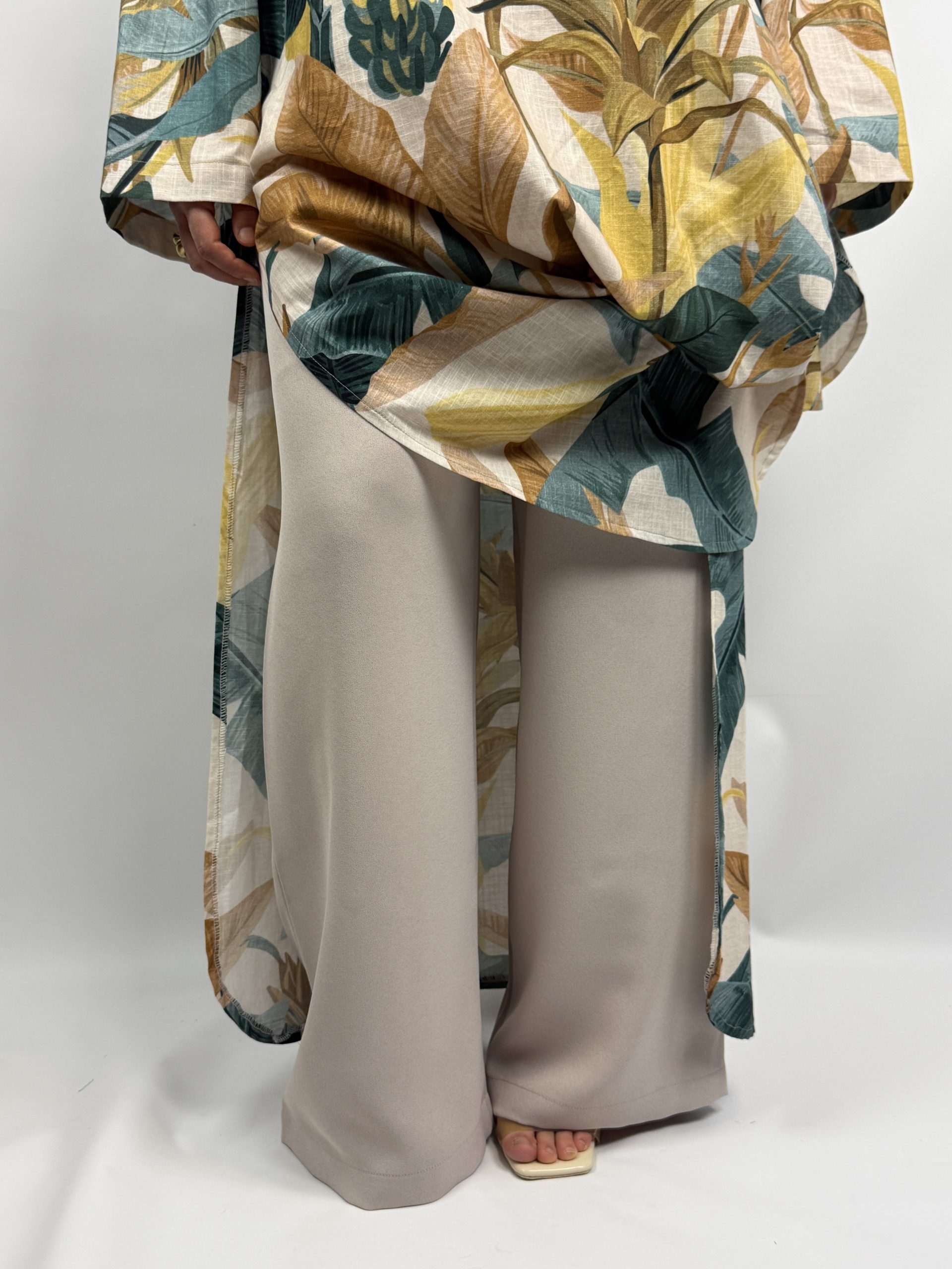 Pantalon Beige Large Coupe Droite avec Taille Élastique – Confort et Élégance