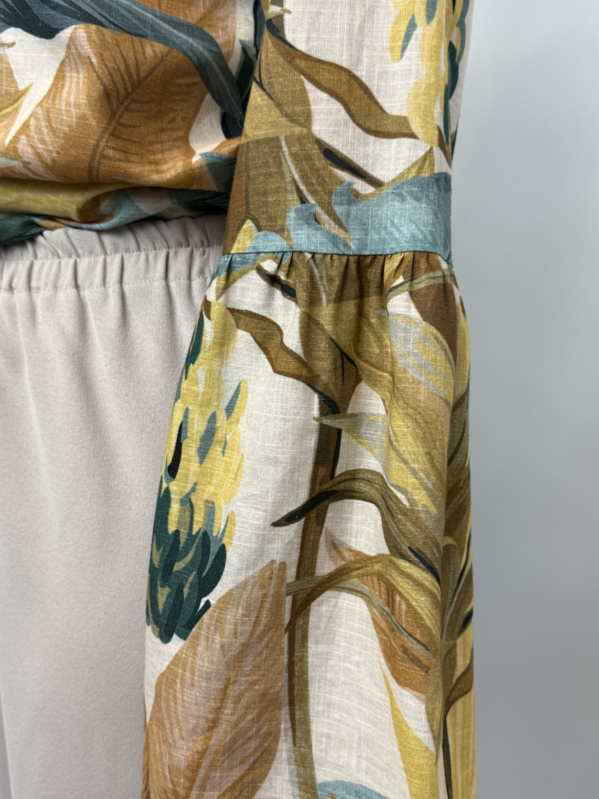 Pantalon Beige Large Coupe Droite avec Taille Élastique – Confort et Élégance – Image 2