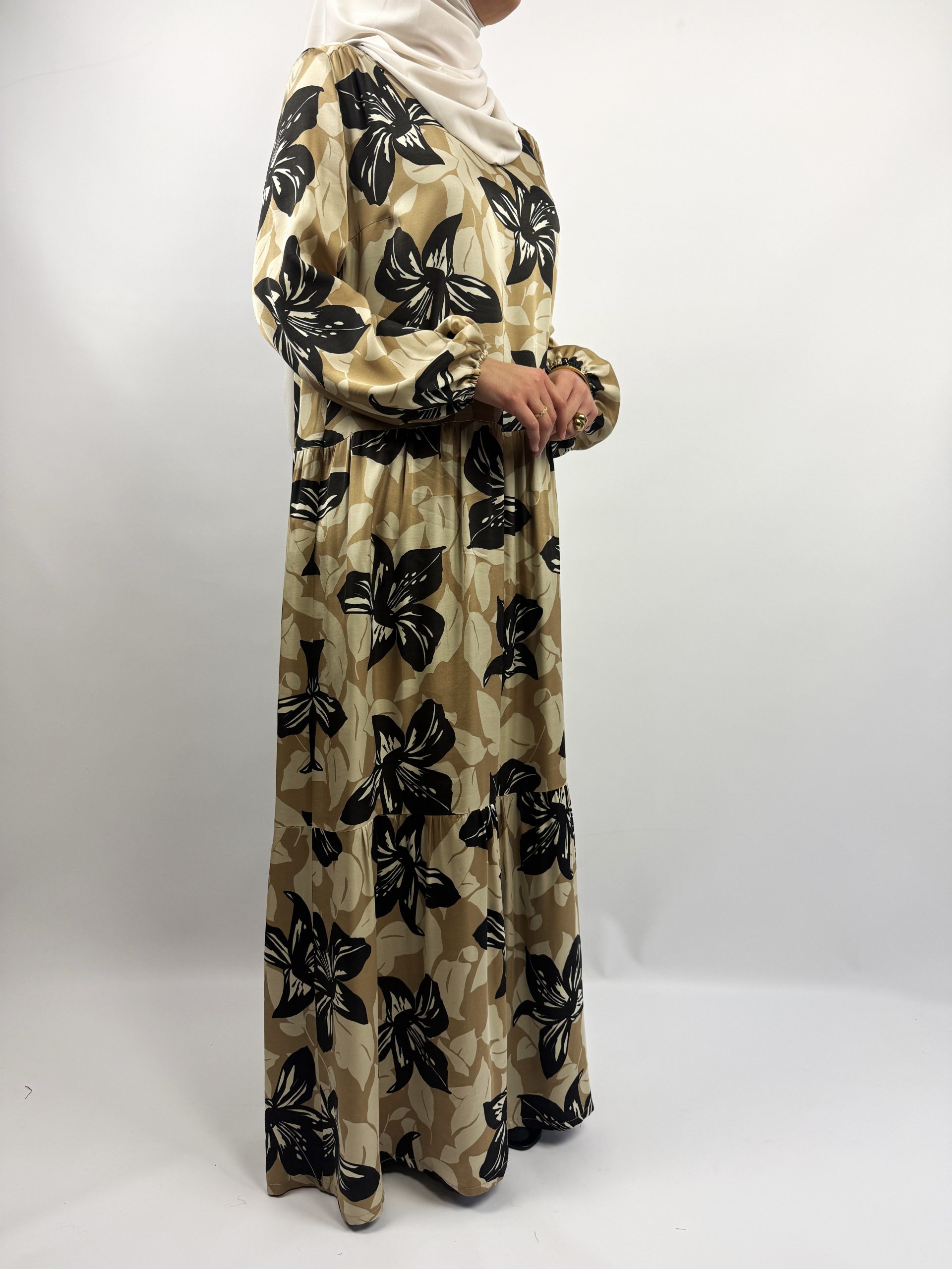 Longue Robe Imprimée Beige et Marron à Volants – Style Bohème Élégant – Image 2
