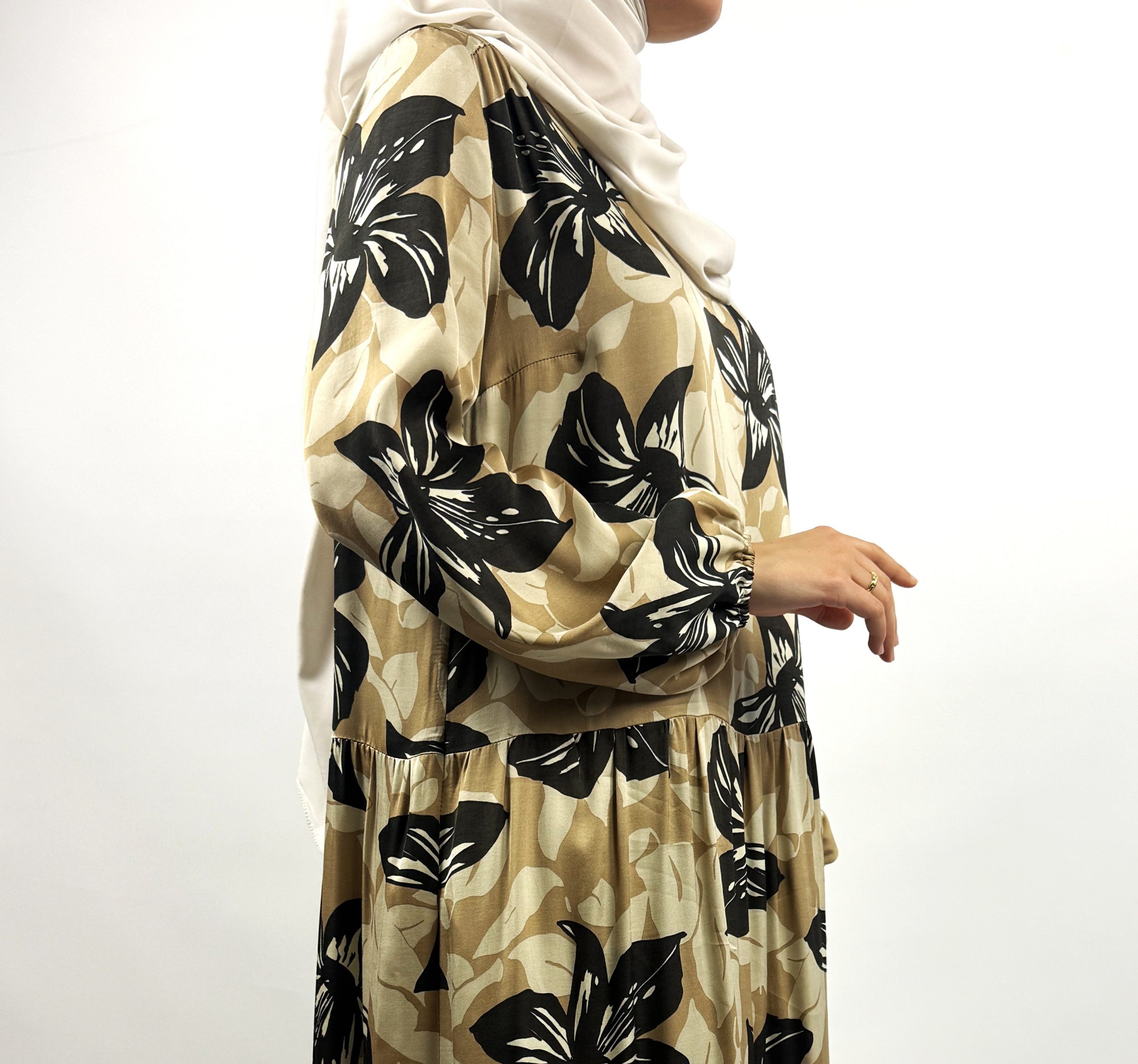 Longue Robe Imprimée Beige et Marron à Volants – Style Bohème Élégant – Image 4